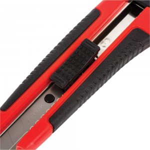 Канцелярский нож BRAUBERG universal 18 мм, 3 лезвия в комплекте, автофиксатор, черно-красный 271351
