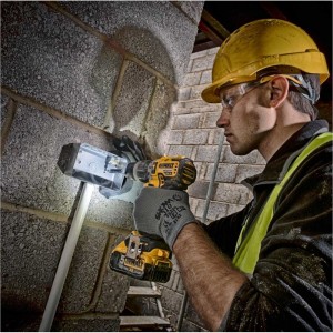 Ударная дрель-шуруповерт Dewalt DCD796D2 