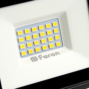 Светодиодный прожектор 2835 SMD 30W 6400K IP65 AC220V/50Hz, черный с матовым стеклом Feron LL-920 32101