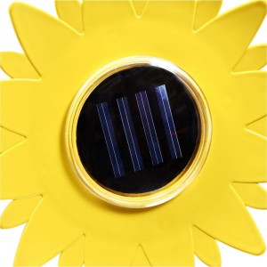 Ультразвуковой отпугиватель кротов с фонариком HELP солнечная батарея, 17x38см 80411
