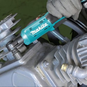 Угловой гайковерт Makita CXT 12 В WR100DZ