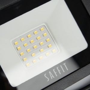 Светодиодный прожектор SAFFIT SFL90-30 2835SMD, 30W 6400K AC220V/50Hz IP65, черный в компактном корпусе 55065