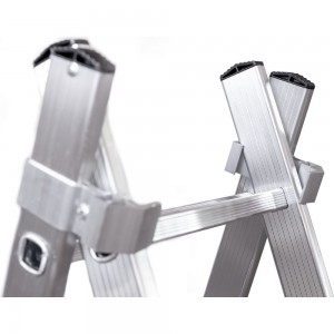 Алюминиевая 3-секционная лестница UFUK 3х10 ступеней 411310